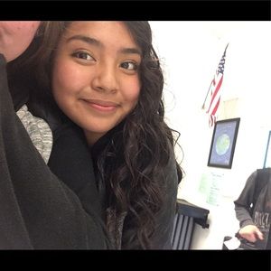 Meet your Posher, Casidy